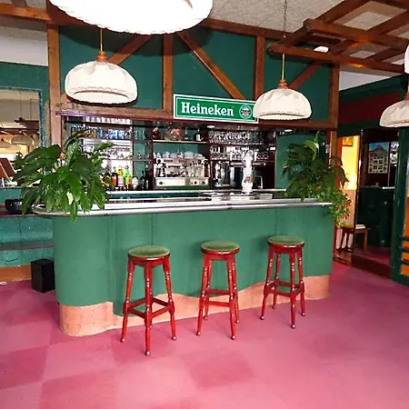 Hotel La Pocatiere 2*