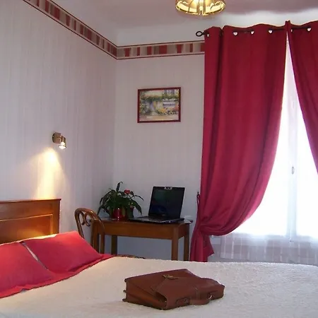 Hotel La Pocatiere 2*